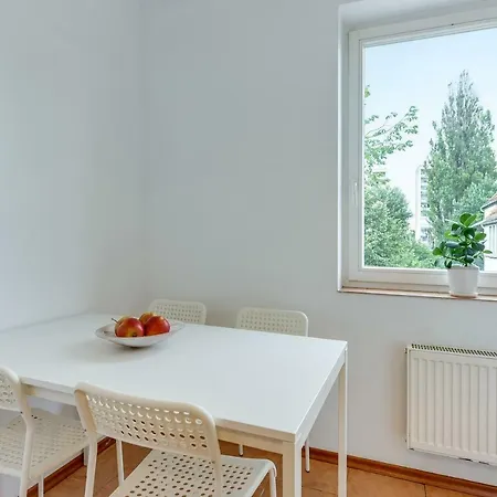 Okrzei Apartment