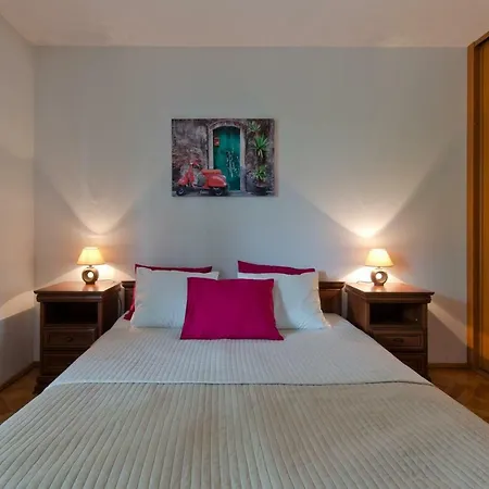 Apartment Okrzei *