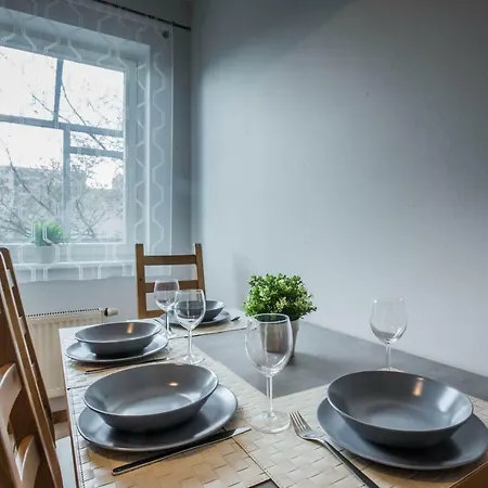 Okrzei Apartment *
